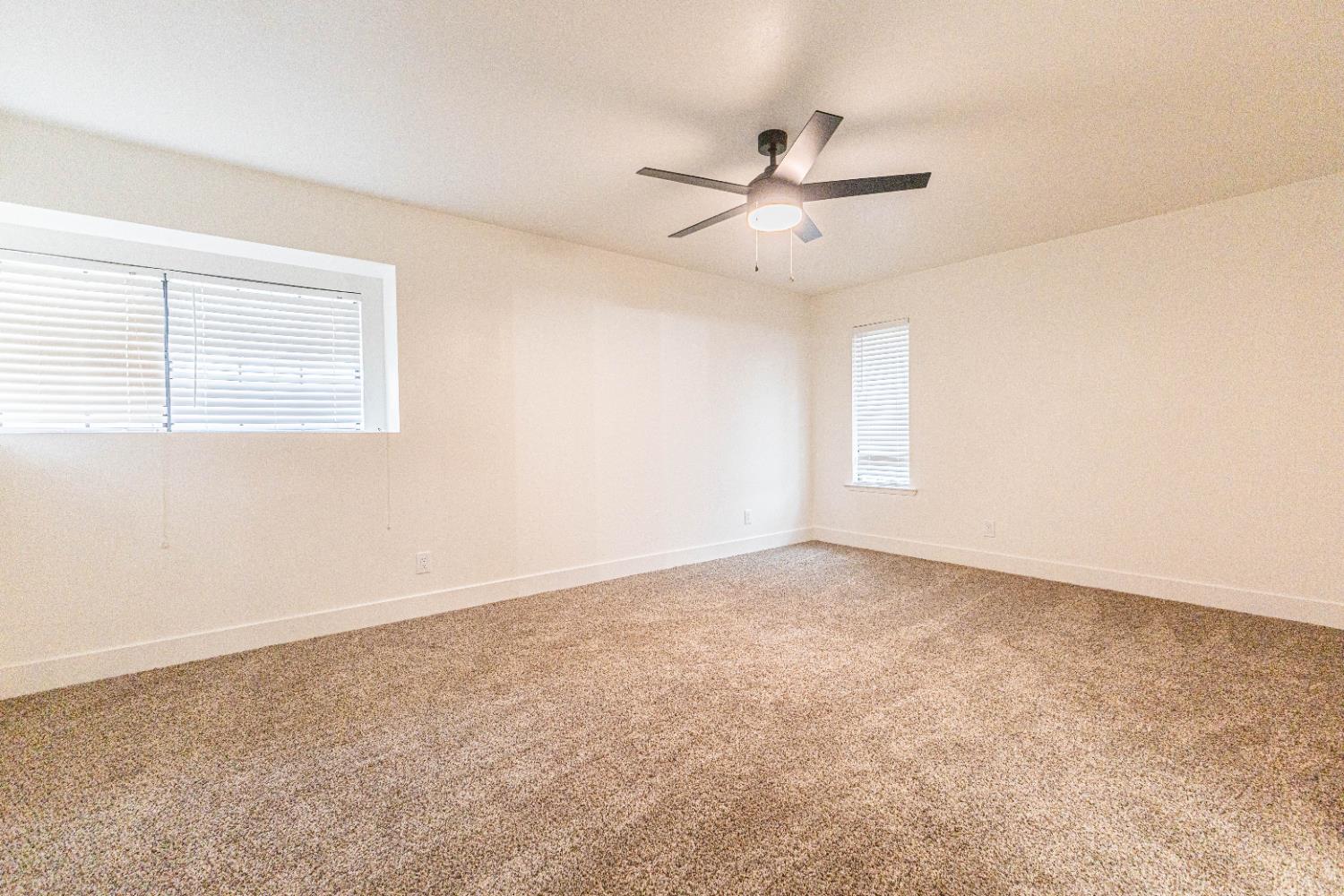 901 Barnett Way Madera, CA 93637 - Photo 12 of 17