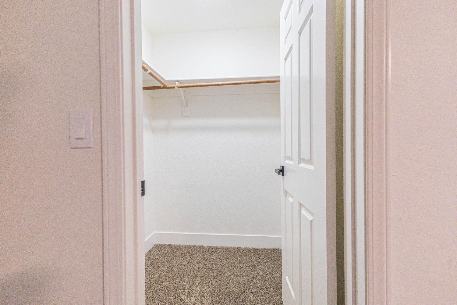 901 Barnett Way Madera, CA 93637 - Photo 13 of 17