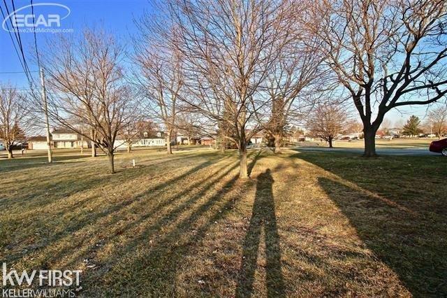 4064 North Gale Road Davison, MI 48423 - Photo 26 of 31 21408916-25.JPG