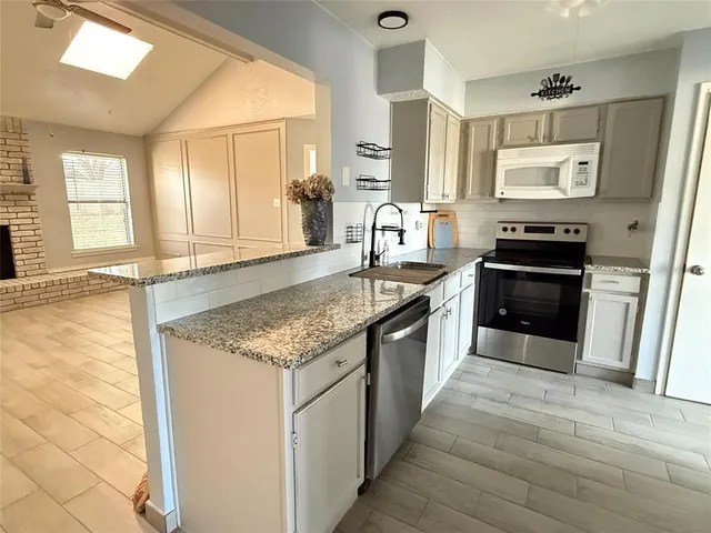 $2,500 | 500 Anice Lane, Euless, TX 76039