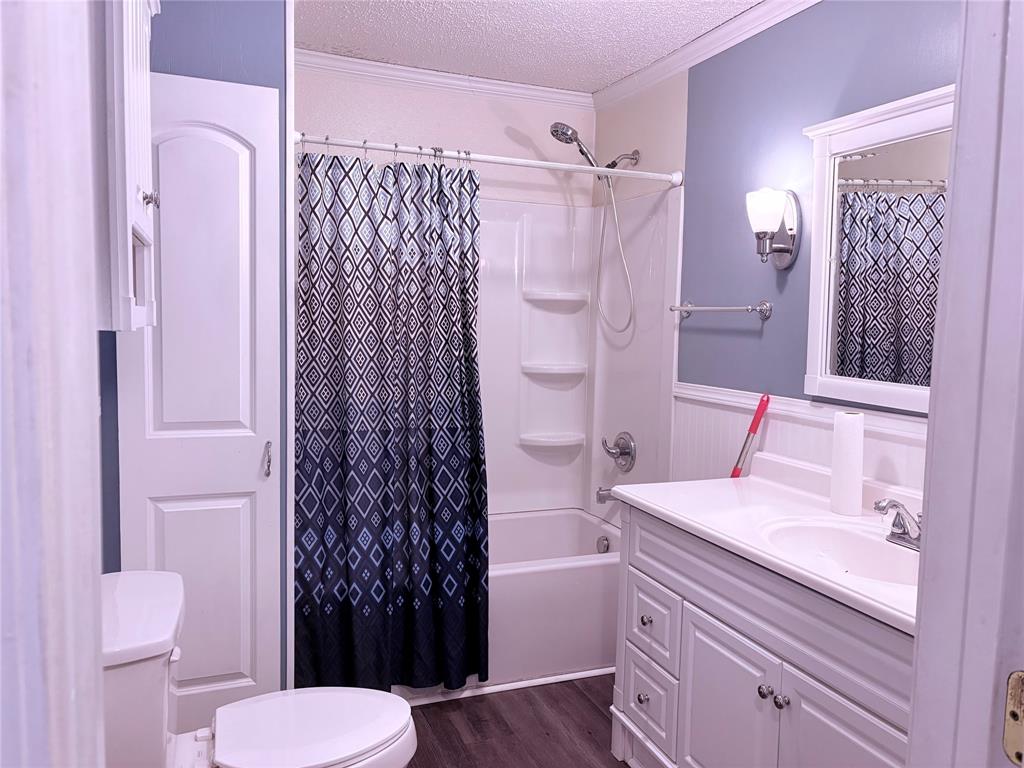 768 Highway 507 Castor, LA 71016 - Photo 13 of 22 a bathroom with a sink toilet and shower