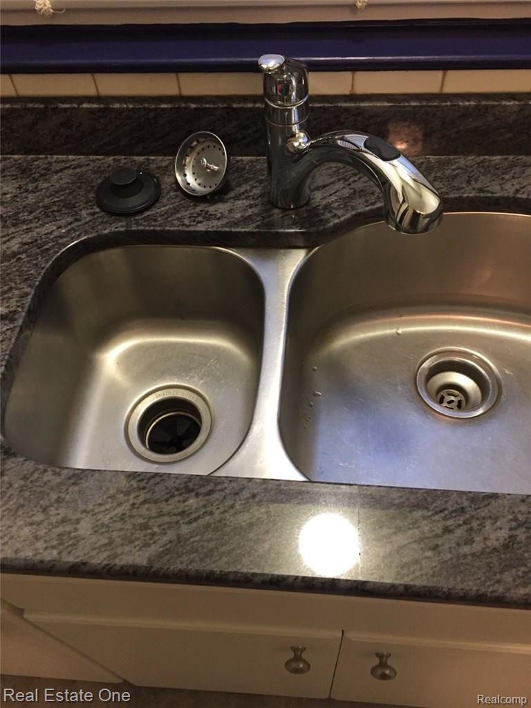16563 Burt Road Detroit, MI 48219 - Photo 8 of 34 103.jpg