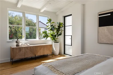 $6,400,000 | 2217 Laurel Place, Newport Beach, CA 92663