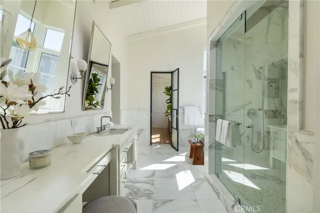 $6,400,000 | 2217 Laurel Place, Newport Beach, CA 92663