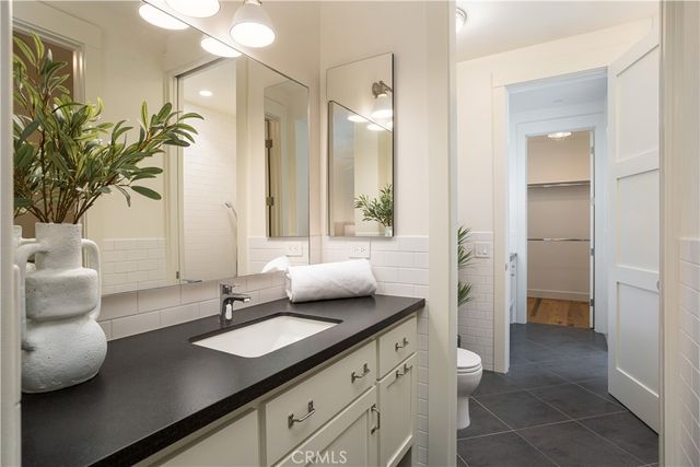 $6,400,000 | 2217 Laurel Place, Newport Beach, CA 92663