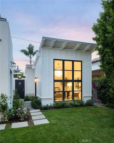 $6,400,000 | 2217 Laurel Place, Newport Beach, CA 92663