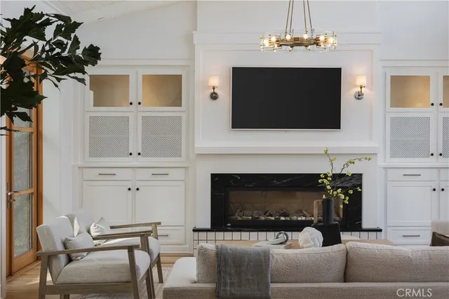 $6,400,000 | 2217 Laurel Place, Newport Beach, CA 92663