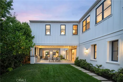 $6,400,000 | 2217 Laurel Place, Newport Beach, CA 92663