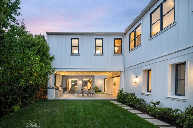 $6,400,000 | 2217 Laurel Place, Newport Beach, CA 92663
