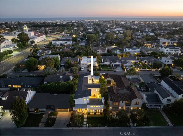 $6,400,000 | 2217 Laurel Place, Newport Beach, CA 92663