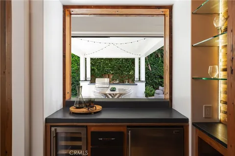 $6,400,000 | 2217 Laurel Place, Newport Beach, CA 92663