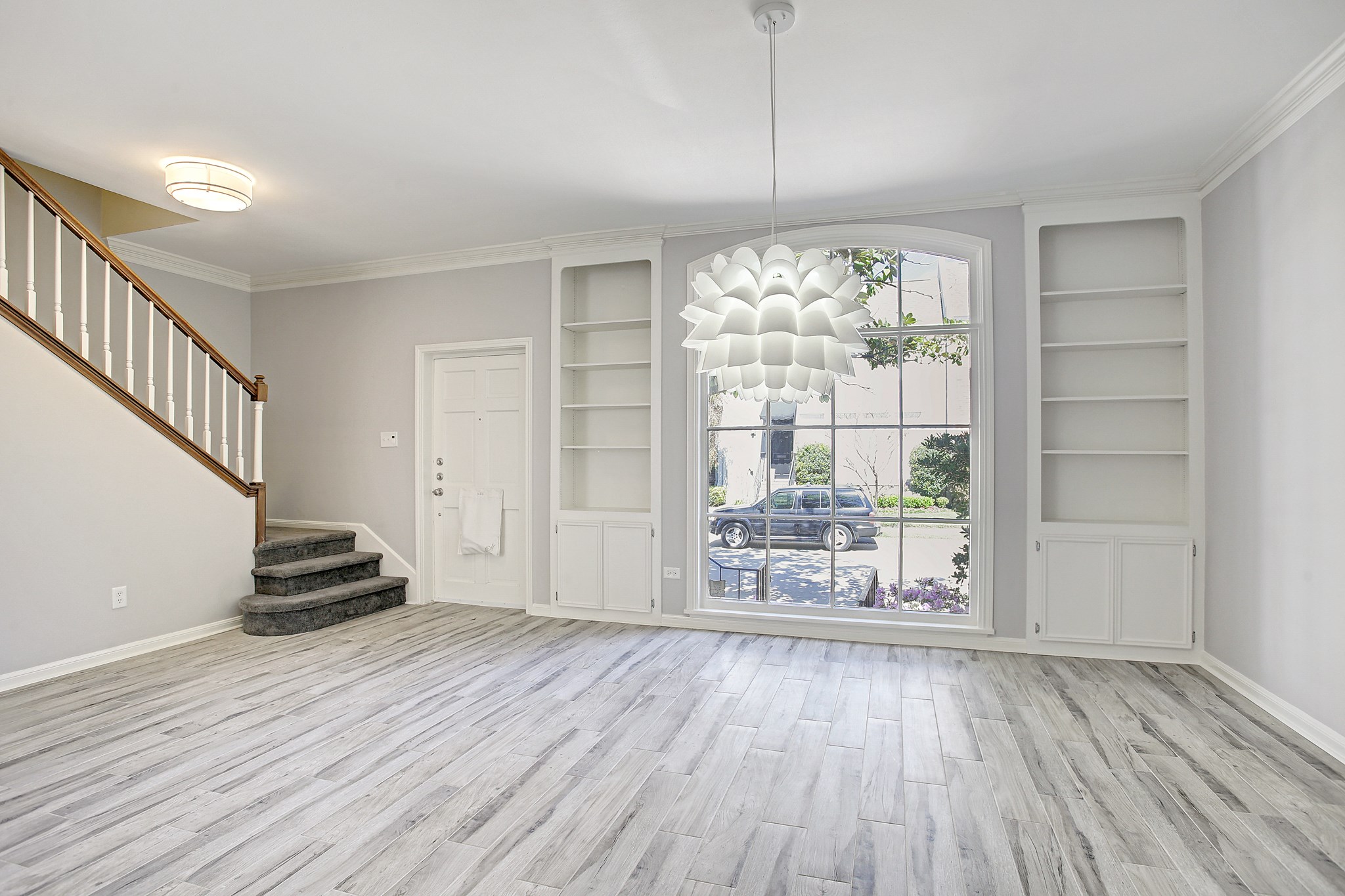 7527 Del Monte Drive Houston, TX 77063 - Photo 3 of 18