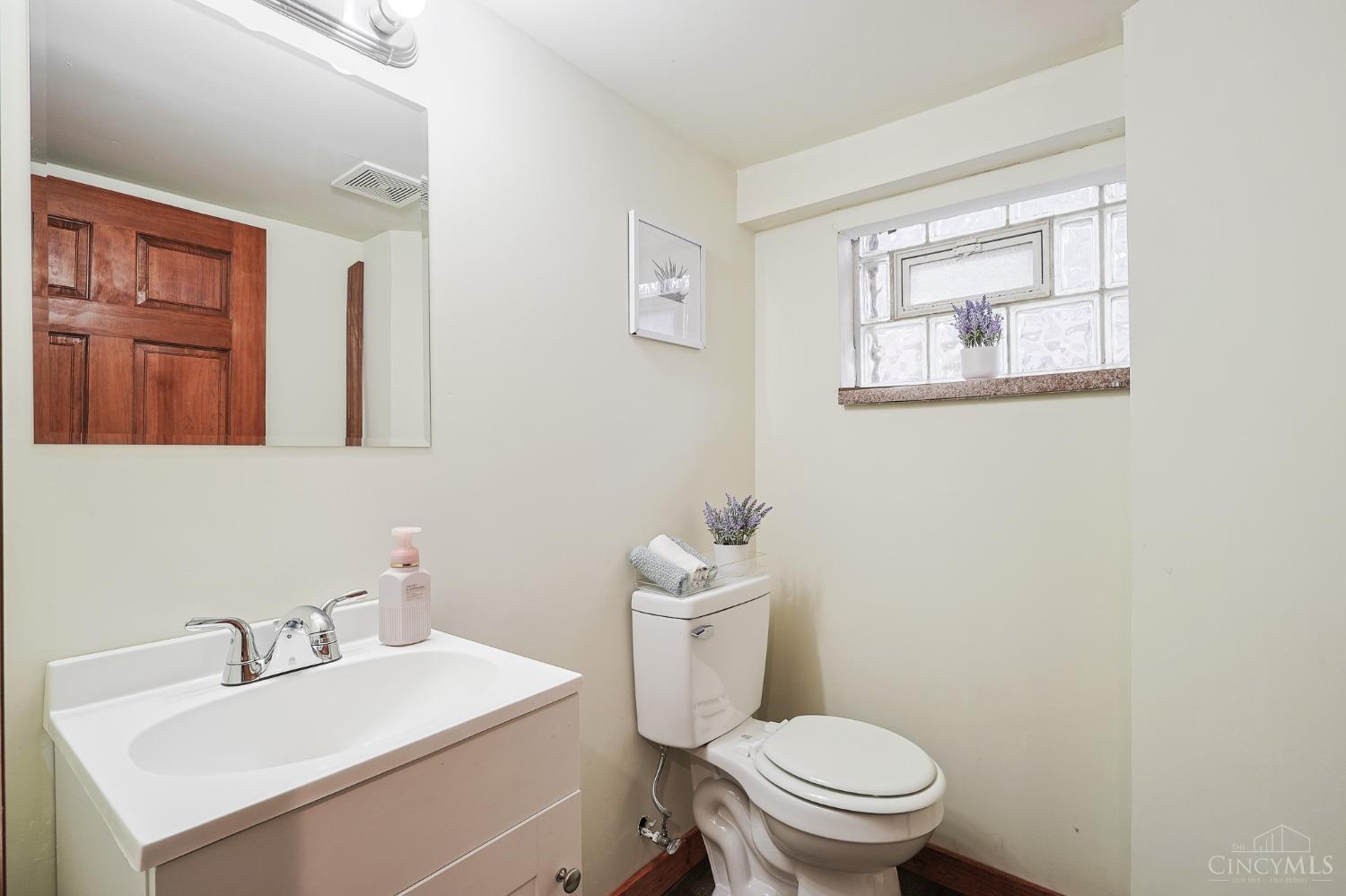 1353 Section Road Cincinnati, OH 45237 - Photo 19 of 39 Gallery Image 19