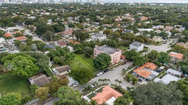 $795,000 | 1001 Southwest 15th Avenue, Miami, FL 33135