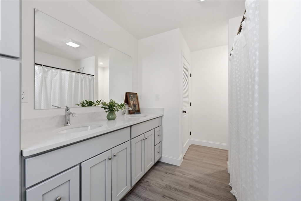 109 Navy Yard Road Dracut, MA 01826 - Photo 20 of 33