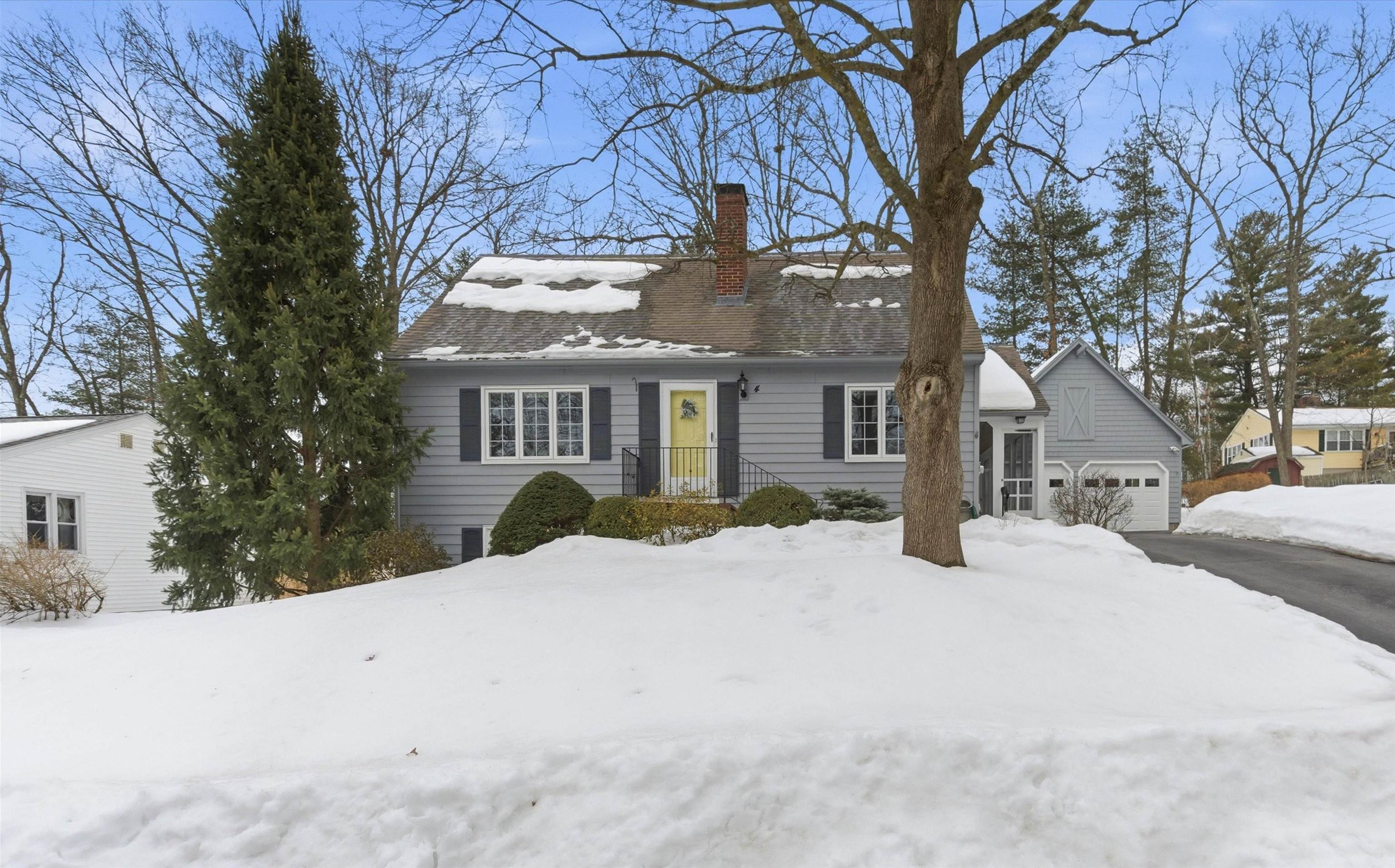 4 Nightingale Road Nashua, NH 03062 - Photo 2 of 37 Gallery Image 2
