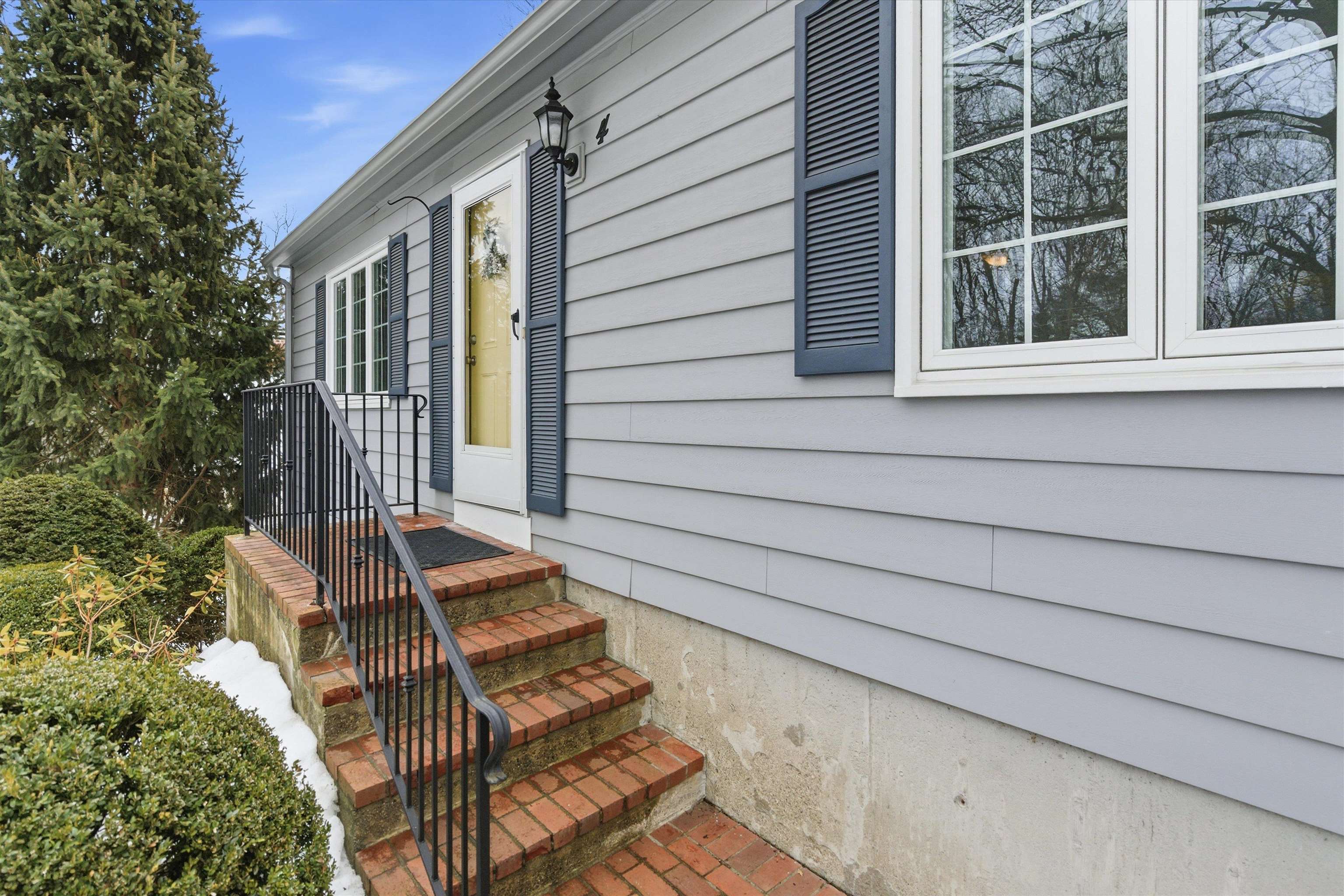 4 Nightingale Road Nashua, NH 03062 - Photo 3 of 37 Gallery Image 3
