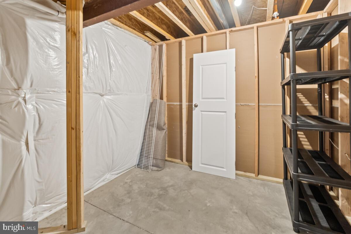 5521 Hawk Ridge Road Frederick, MD 21704 - Photo 47 of 66 a view of an empty room