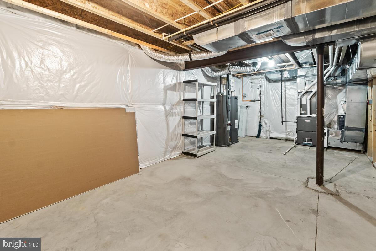 5521 Hawk Ridge Road Frederick, MD 21704 - Photo 48 of 66 a view of empty room