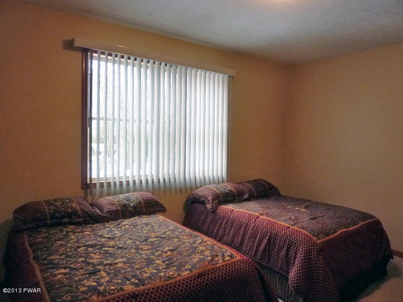 201 Maple Ridge Drive Hawley, PA 18428 - Photo 17 of 52
