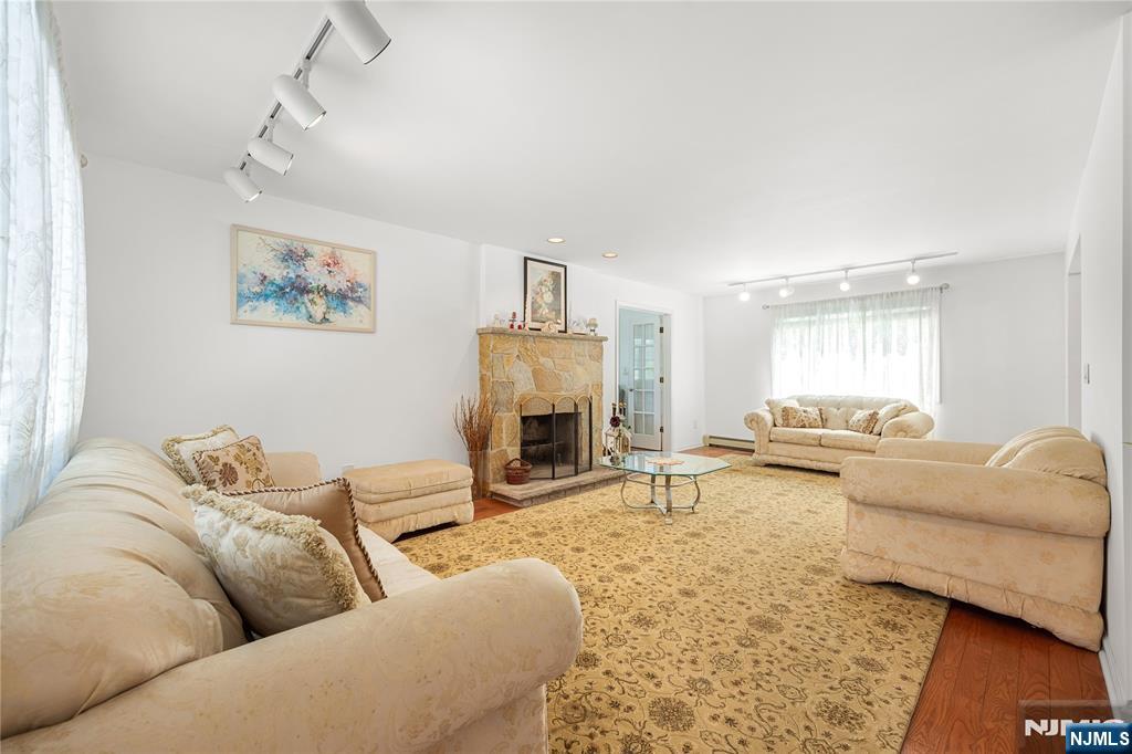 15 East Pierrepont Avenue Rutherford, NJ 07070 - Photo 5 of 43