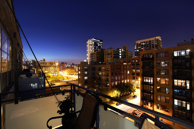 333 South Desplaines Street, Unit 704 Chicago, IL 60661 - Photo 20 of 21 a view of a basket ball court