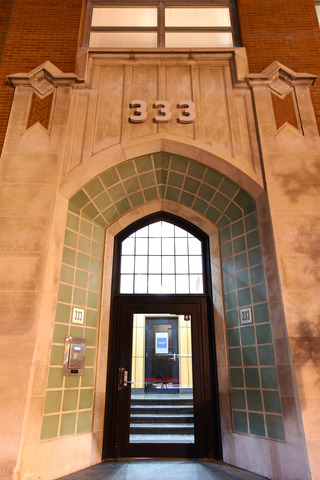 333 South Desplaines Street, Unit 704 Chicago, IL 60661 - Photo 21 of 21 a view of front door