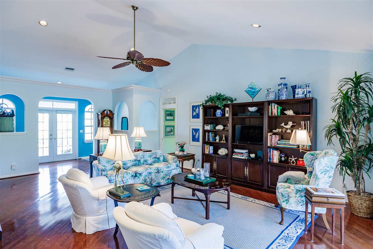 1476 Sand Castle Road Sanibel, FL 33957 - Photo 4 of 36