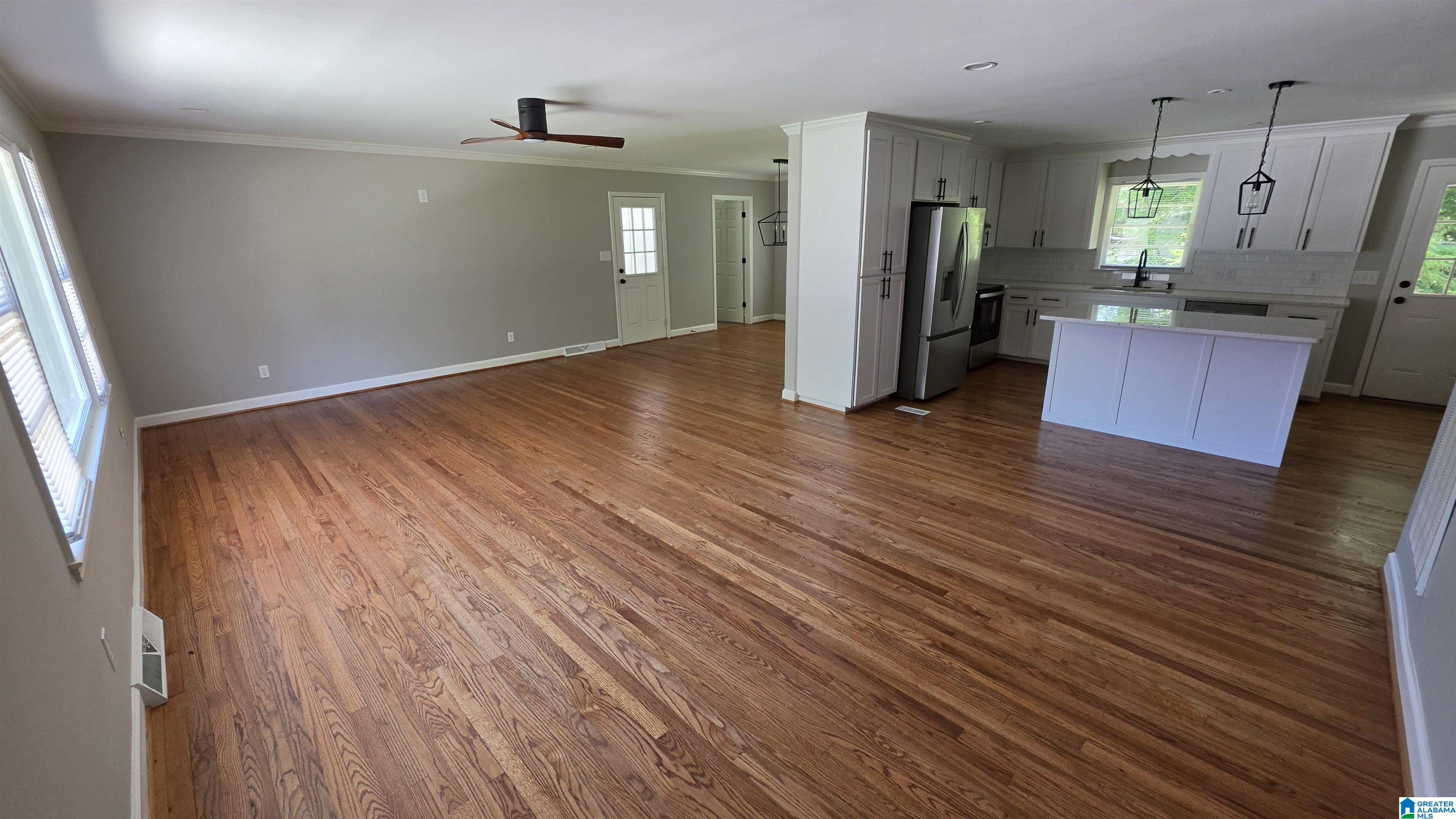 955 3rd Avenue Northwest Alabaster, AL 35007 - Photo 2 of 9