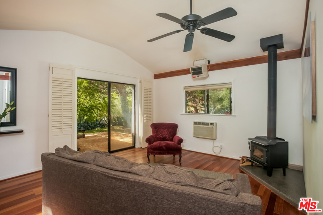 2152 Stonyvale Road Tujunga, CA 91042 - Photo 3 of 28