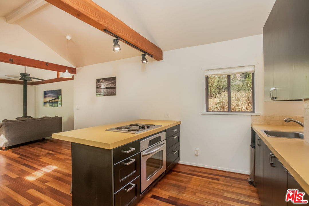 2152 Stonyvale Road Tujunga, CA 91042 - Photo 7 of 28