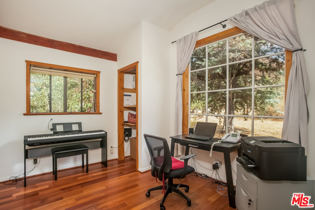 2152 Stonyvale Road Tujunga, CA 91042 - Photo 10 of 28