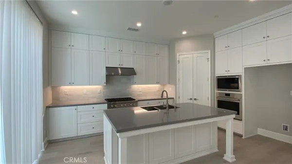 $6,500 | 218 Fiore, Irvine, CA 92602