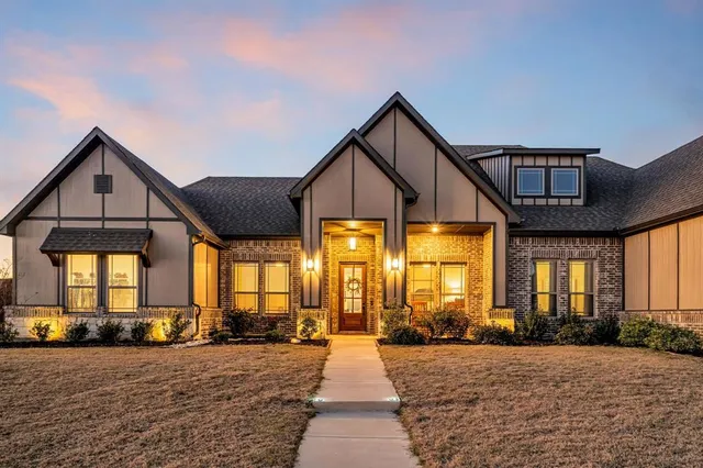 $679,900 | 311 Lakota Parkway, Waxahachie, TX 75165