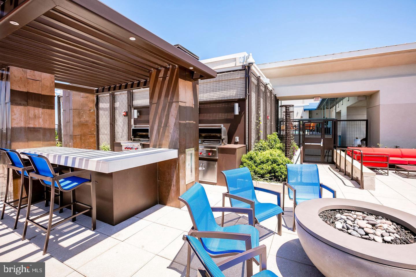 851 North Glebe Road, Unit 714 Arlington, VA 22203 - Photo 23 of 33 Rooftop Grilling Area