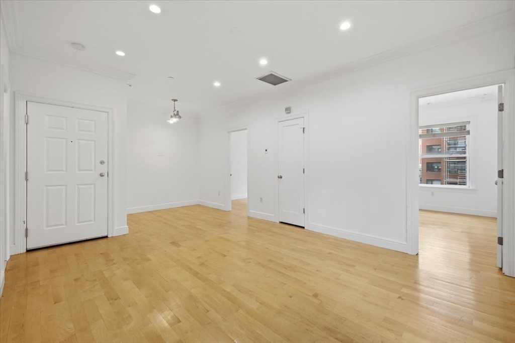 7 Stillman Place, Unit 5 Boston, MA 02113 - Photo 3 of 17