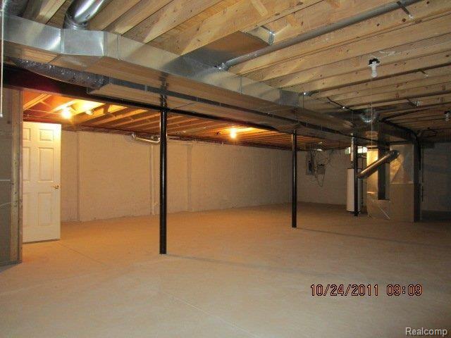 1329 Kentfield Drive Rochester, MI 48307 - Photo 23 of 25 IMG_0275