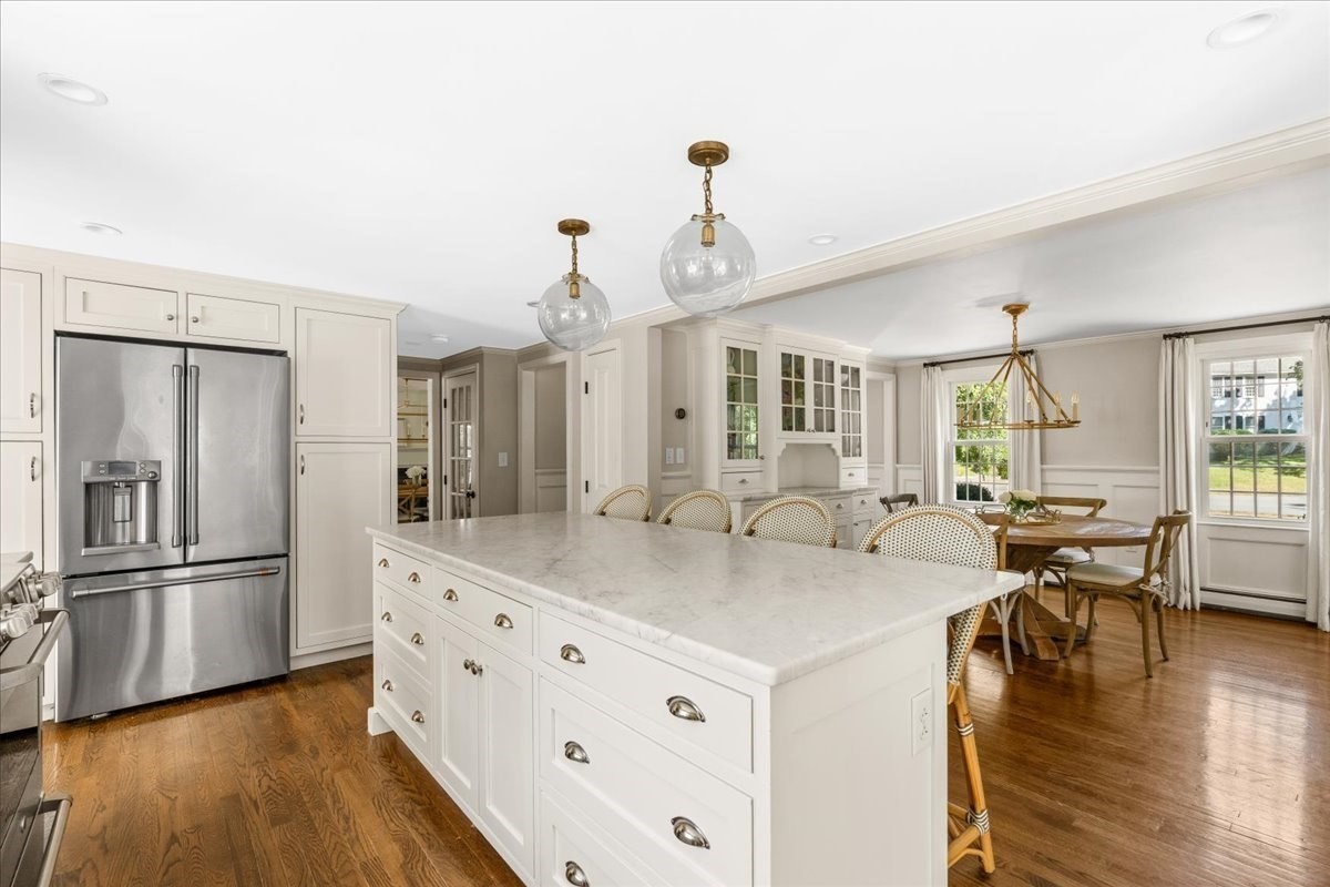 37 Stagecoach Road Hingham, MA 02043 - Photo 2 of 40 Gallery Image 2