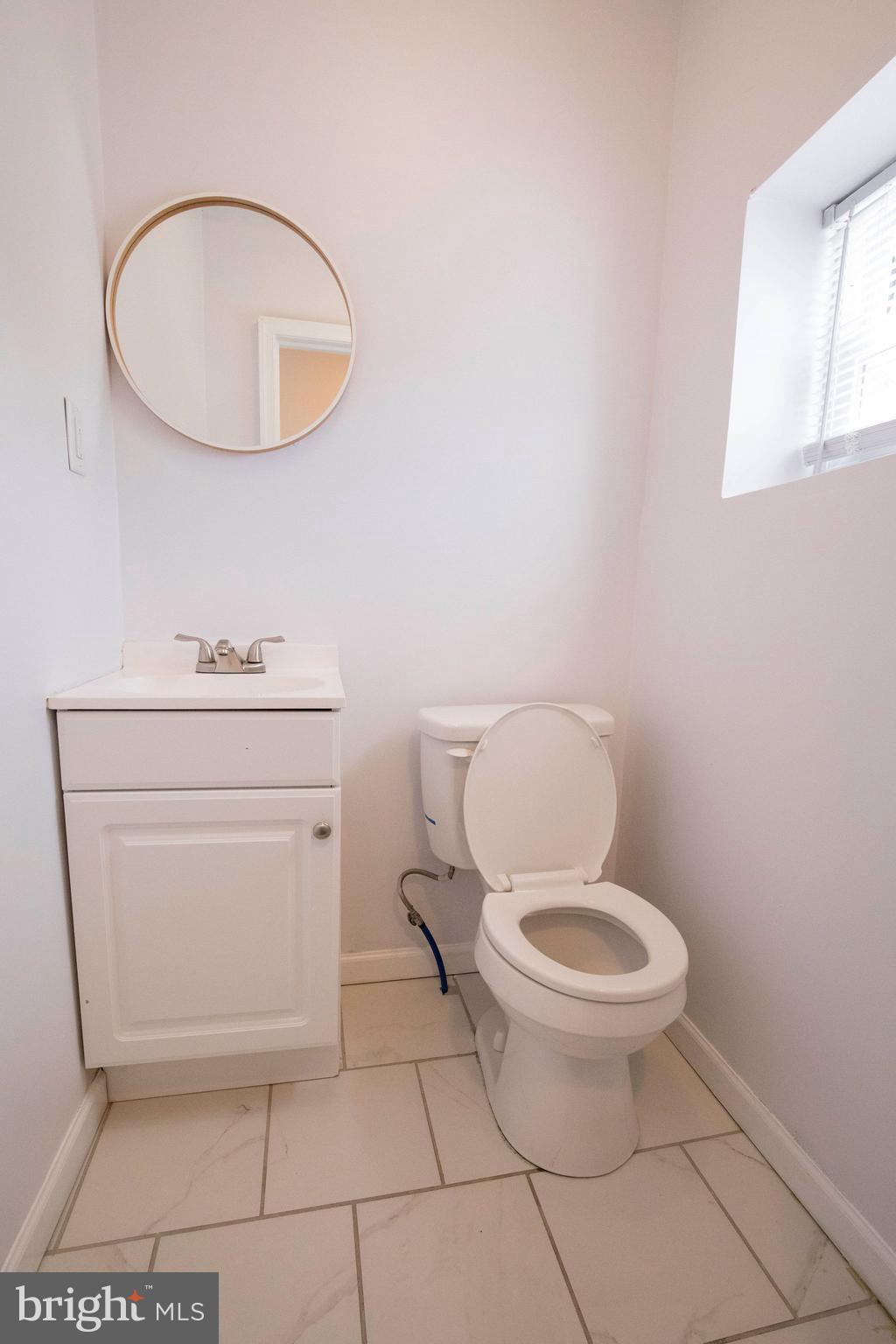 3761 West Country Club Road Philadelphia, PA 19131 - Photo 7 of 64 Powder room