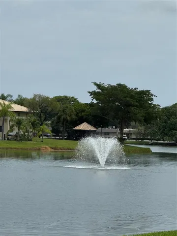 $199,999 | 5580 Lakeside Drive, Unit 205, Margate, FL 33063