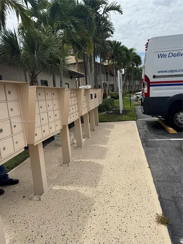 $199,999 | 5580 Lakeside Drive, Unit 205, Margate, FL 33063