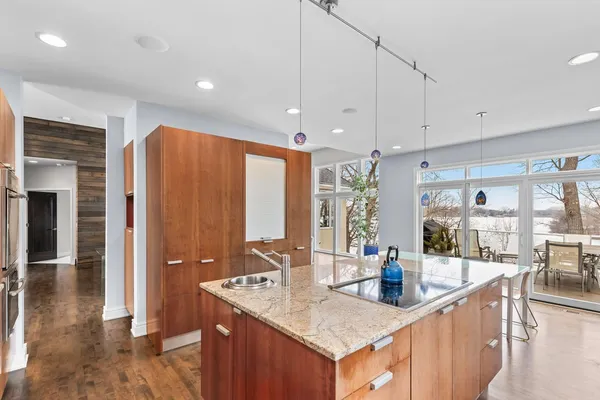 $2,730,000 | 21150 Excelsior Boulevard, Excelsior, MN 55331