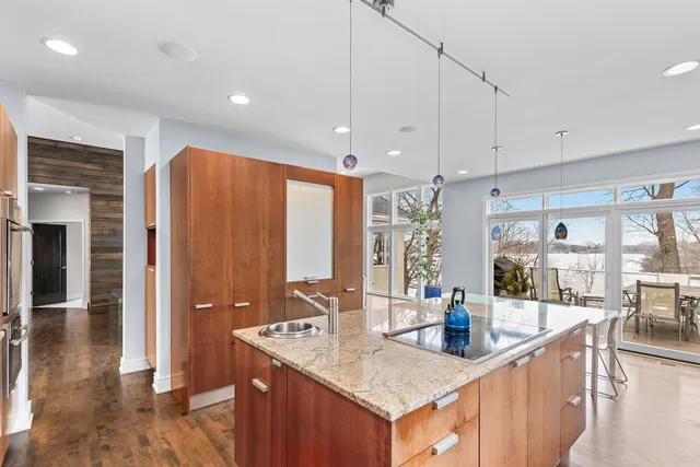 $2,730,000 | 21150 Excelsior Boulevard, Excelsior, MN 55331