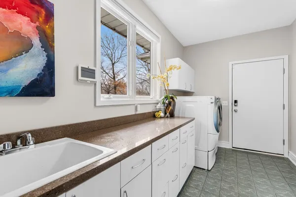 $2,730,000 | 21150 Excelsior Boulevard, Excelsior, MN 55331