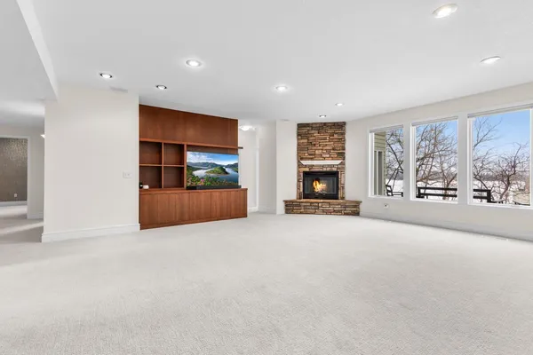 $2,730,000 | 21150 Excelsior Boulevard, Excelsior, MN 55331