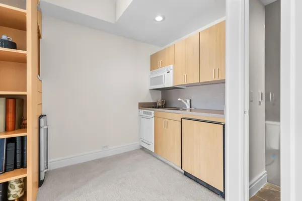 $2,730,000 | 21150 Excelsior Boulevard, Excelsior, MN 55331