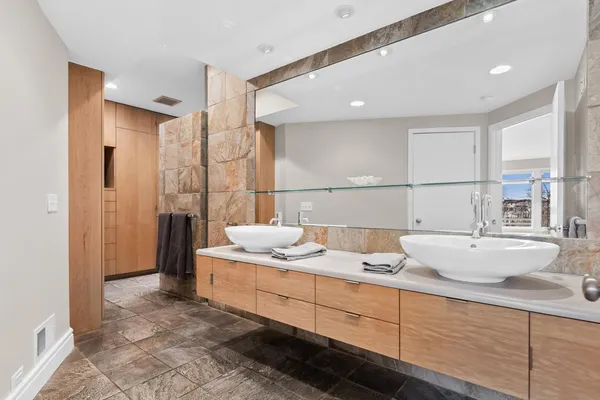 $2,730,000 | 21150 Excelsior Boulevard, Excelsior, MN 55331