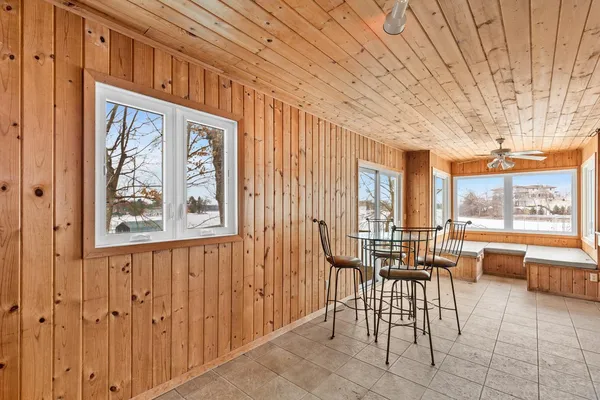 $2,730,000 | 21150 Excelsior Boulevard, Excelsior, MN 55331