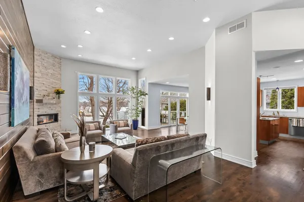 $2,730,000 | 21150 Excelsior Boulevard, Excelsior, MN 55331