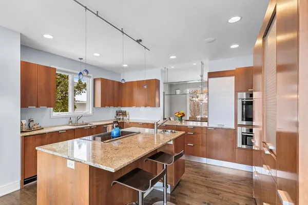 $2,730,000 | 21150 Excelsior Boulevard, Excelsior, MN 55331